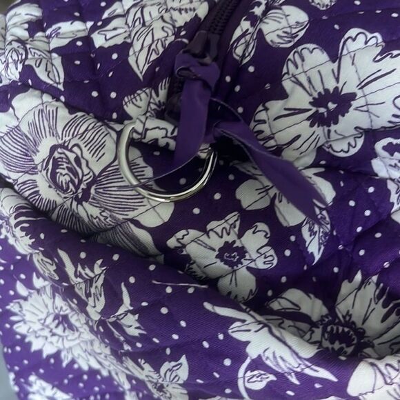 Vera Bradle Purple /White Rain Garden Travel Duffel 23x11x10D NWT - Picture 8 of 11